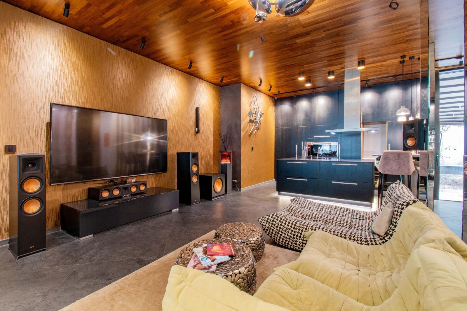 Apartments For Sale 4-Room, Sofia, Gardova Glava Area