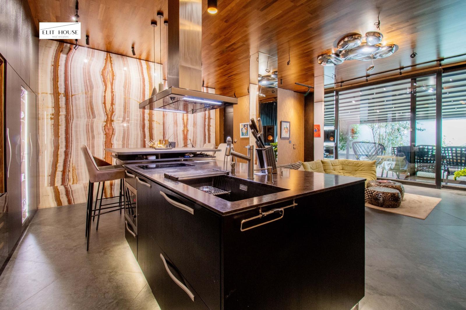 Apartments For Sale 4-Room, Sofia, Gardova Glava Area