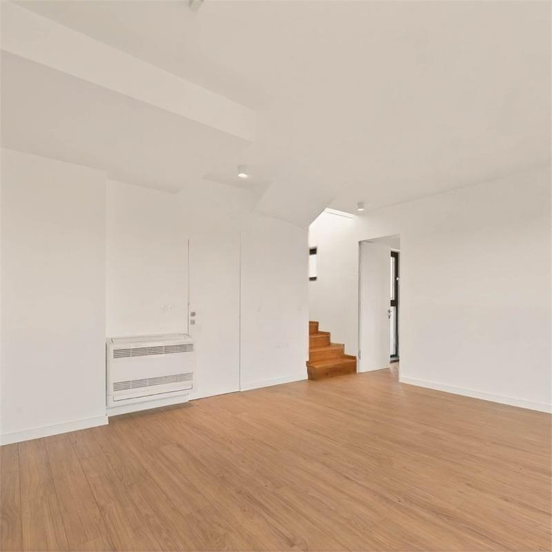 Apartments For Sale 3-Room, Varna, Center