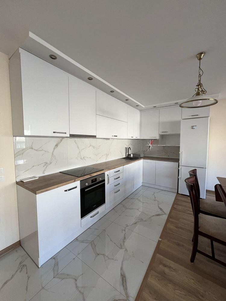 Apartments For Sale 3-Room, Varna, Center