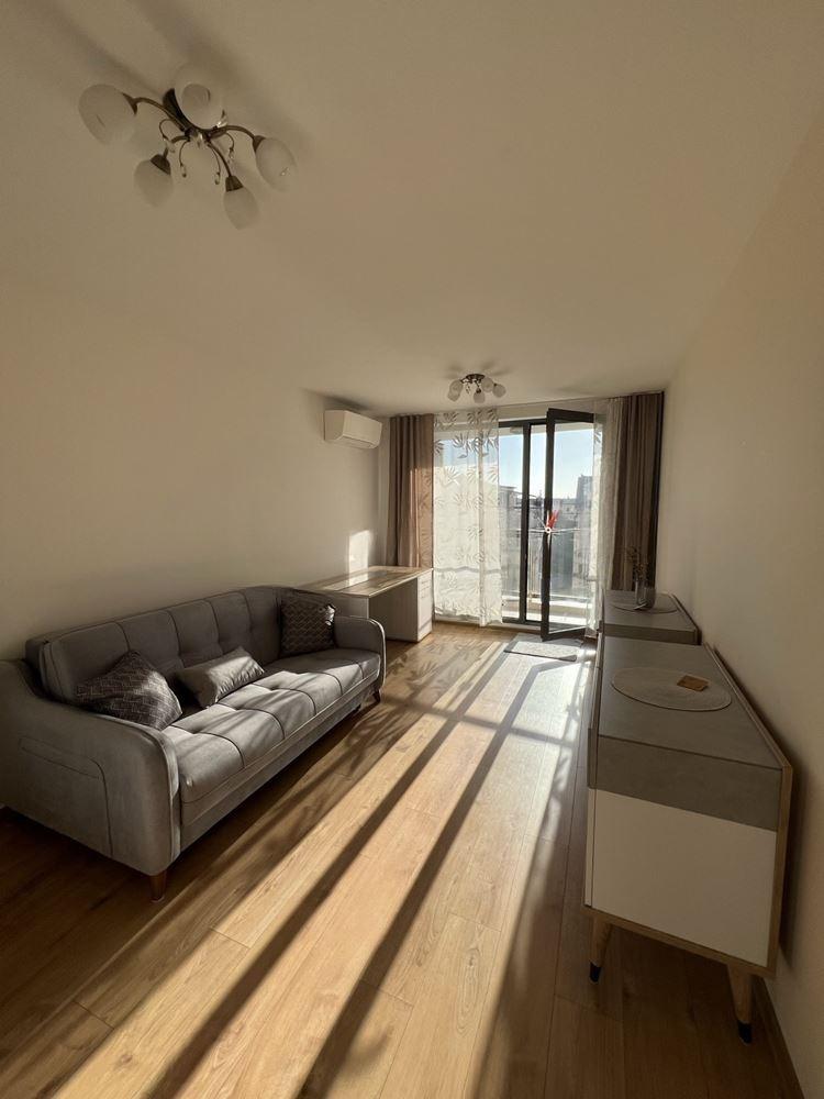 Apartments For Sale 3-Room, Varna, Center