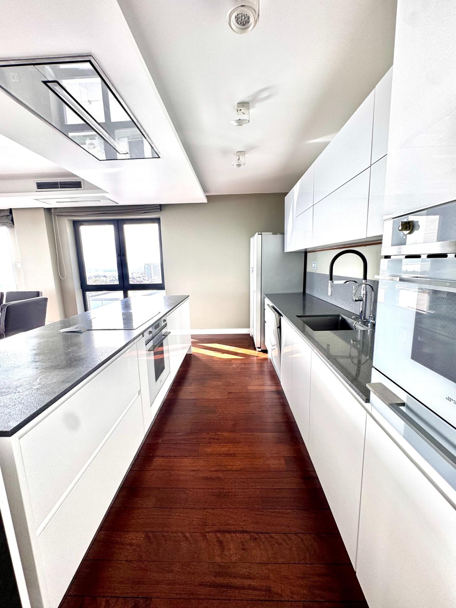 Apartments For Sale 4-Room, Varna, Briz