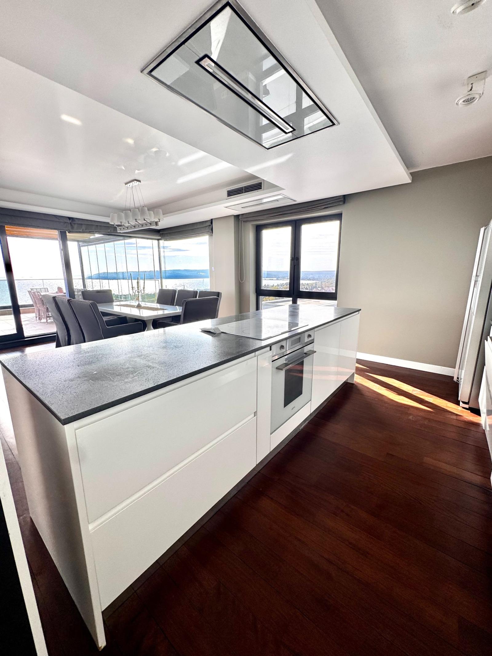 Apartments For Sale 4-Room, Varna, Briz