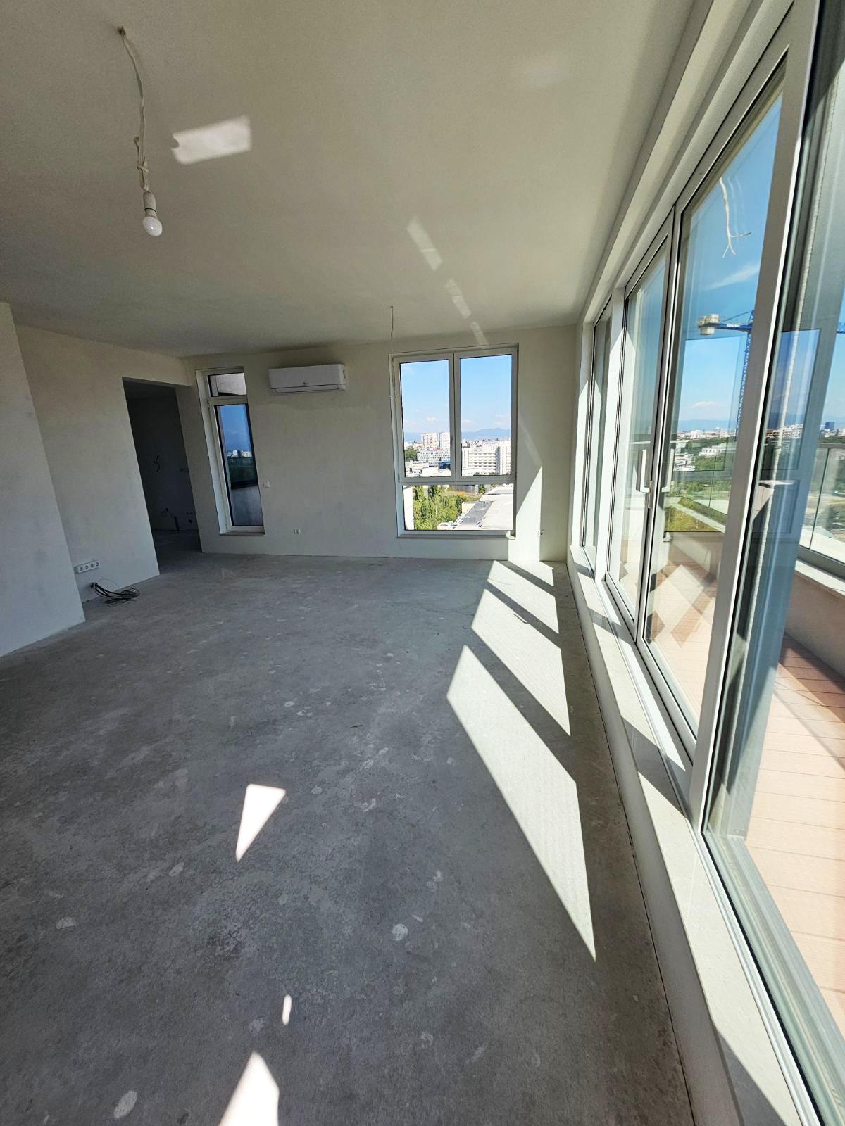 Apartments For Sale 4-Room, Sofia, Hladilnika