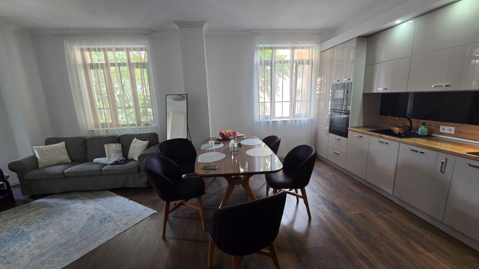 Apartments For Sale 3-Room, Varna, Gratska Mahala