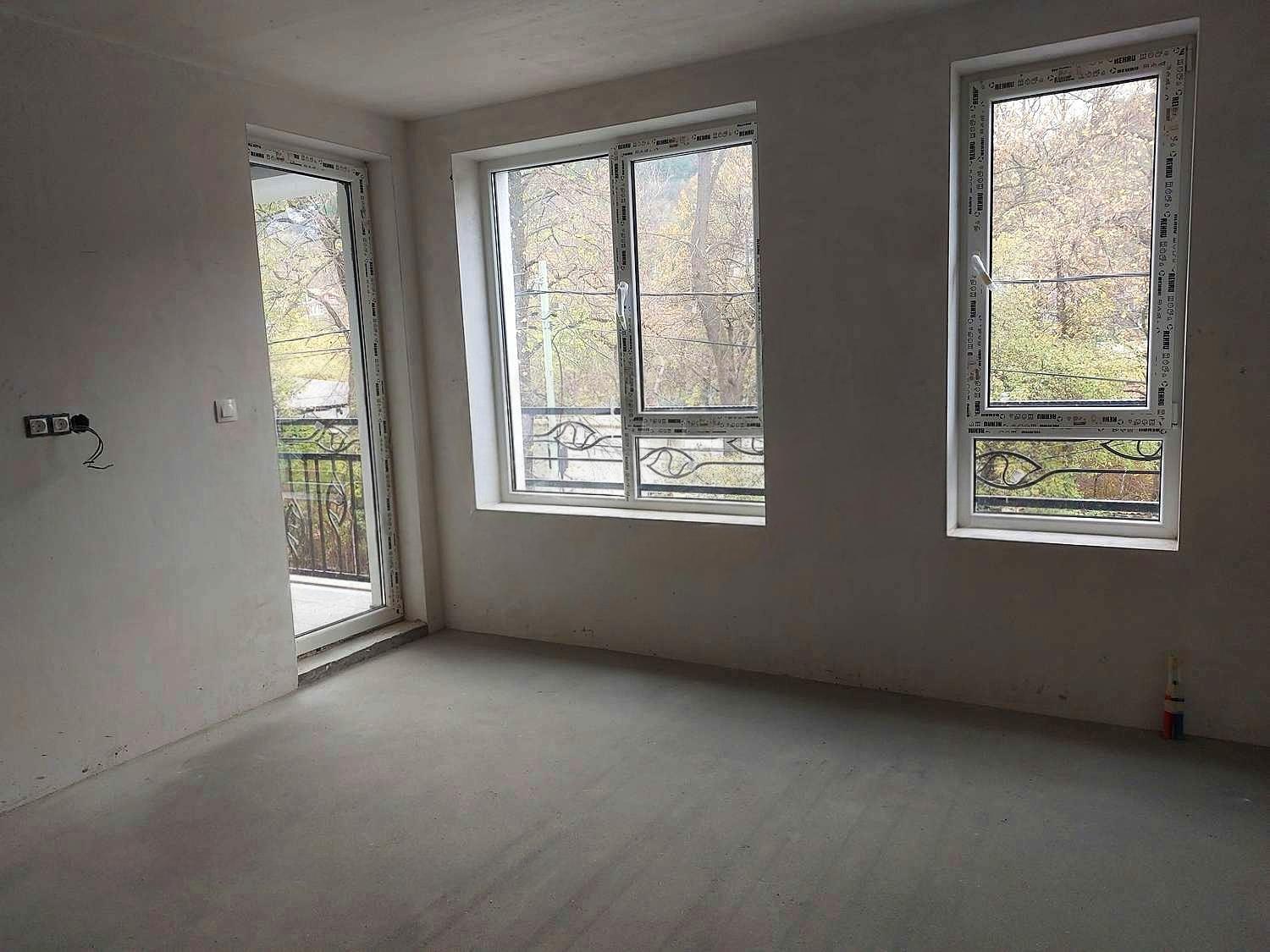 Apartments For Sale 3-Room, Sofia, Knyazhevo