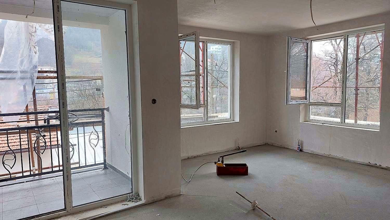 Apartments For Sale 3-Room, Sofia, Knyazhevo