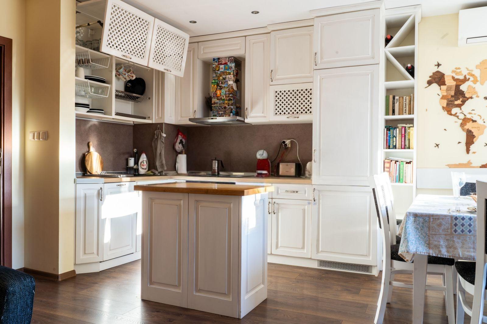 Apartments For Sale 4-Room, Varna, Operata