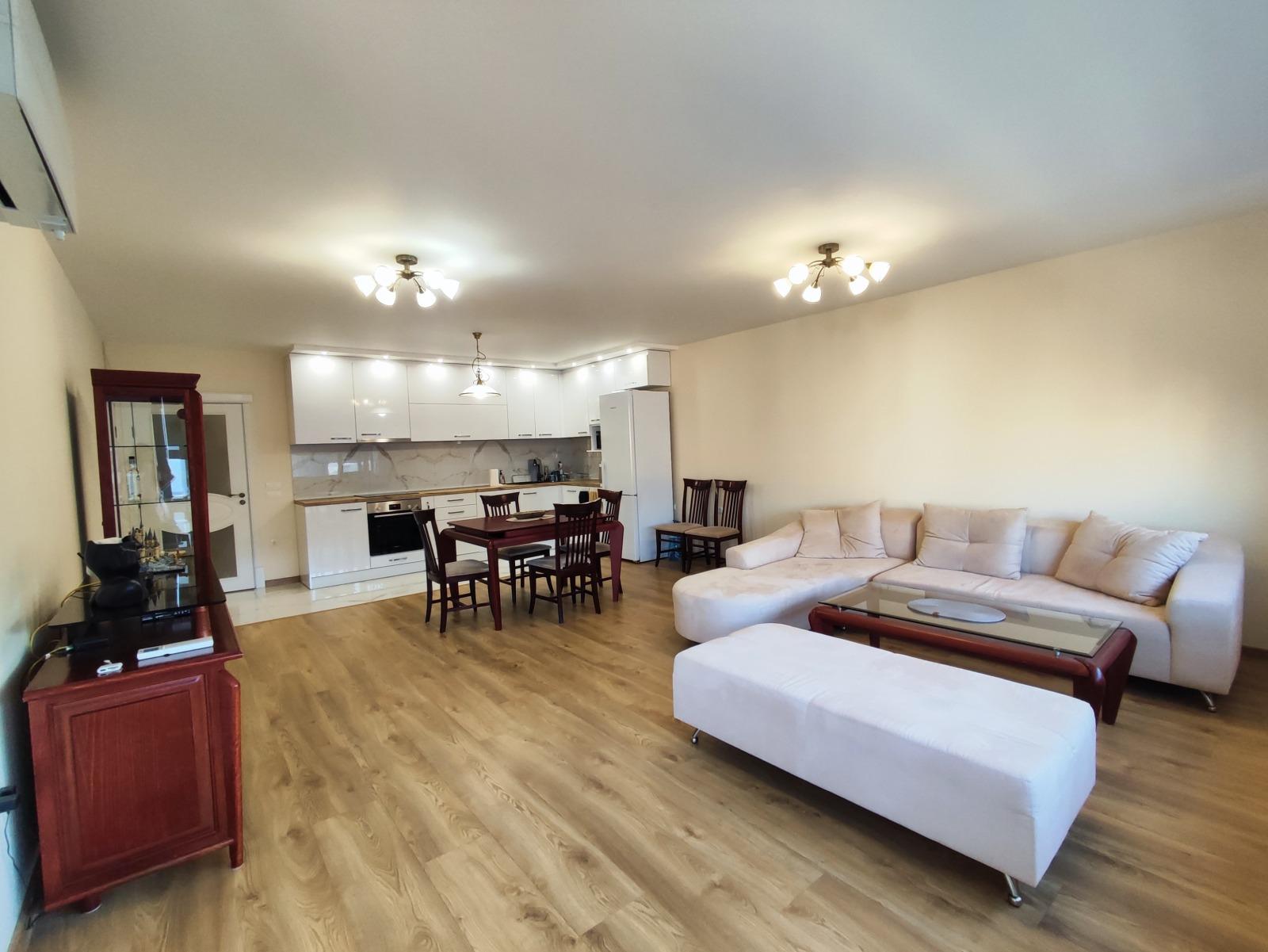 Apartments For Sale 3-Room, Varna, Center
