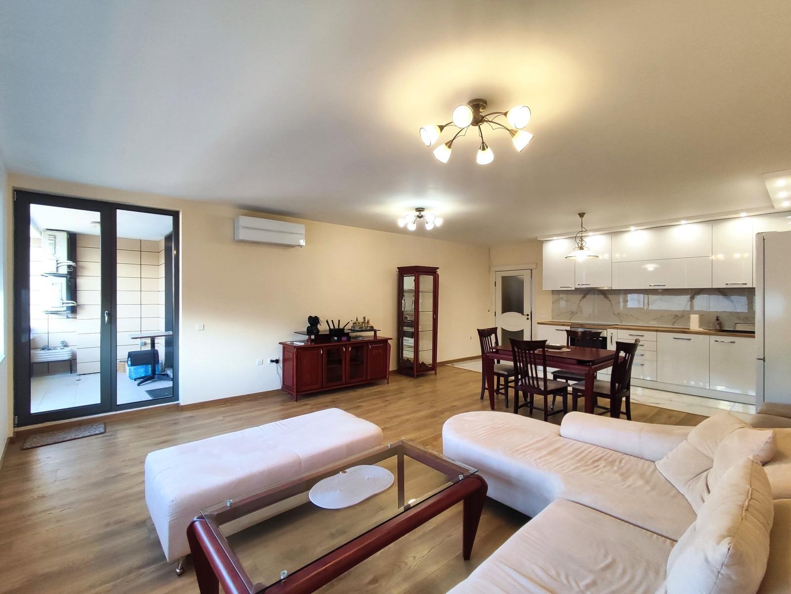 Apartments For Sale 3-Room, Varna, Center