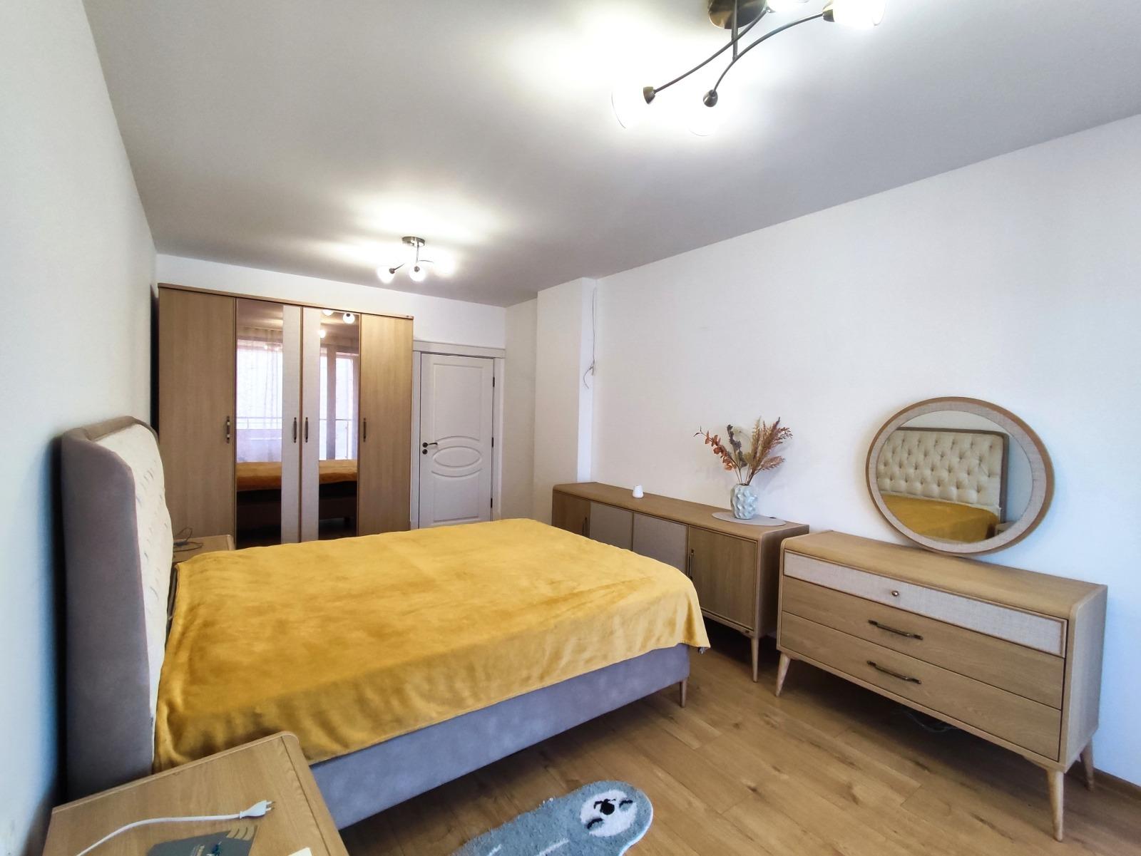 Apartments For Sale 3-Room, Varna, Center