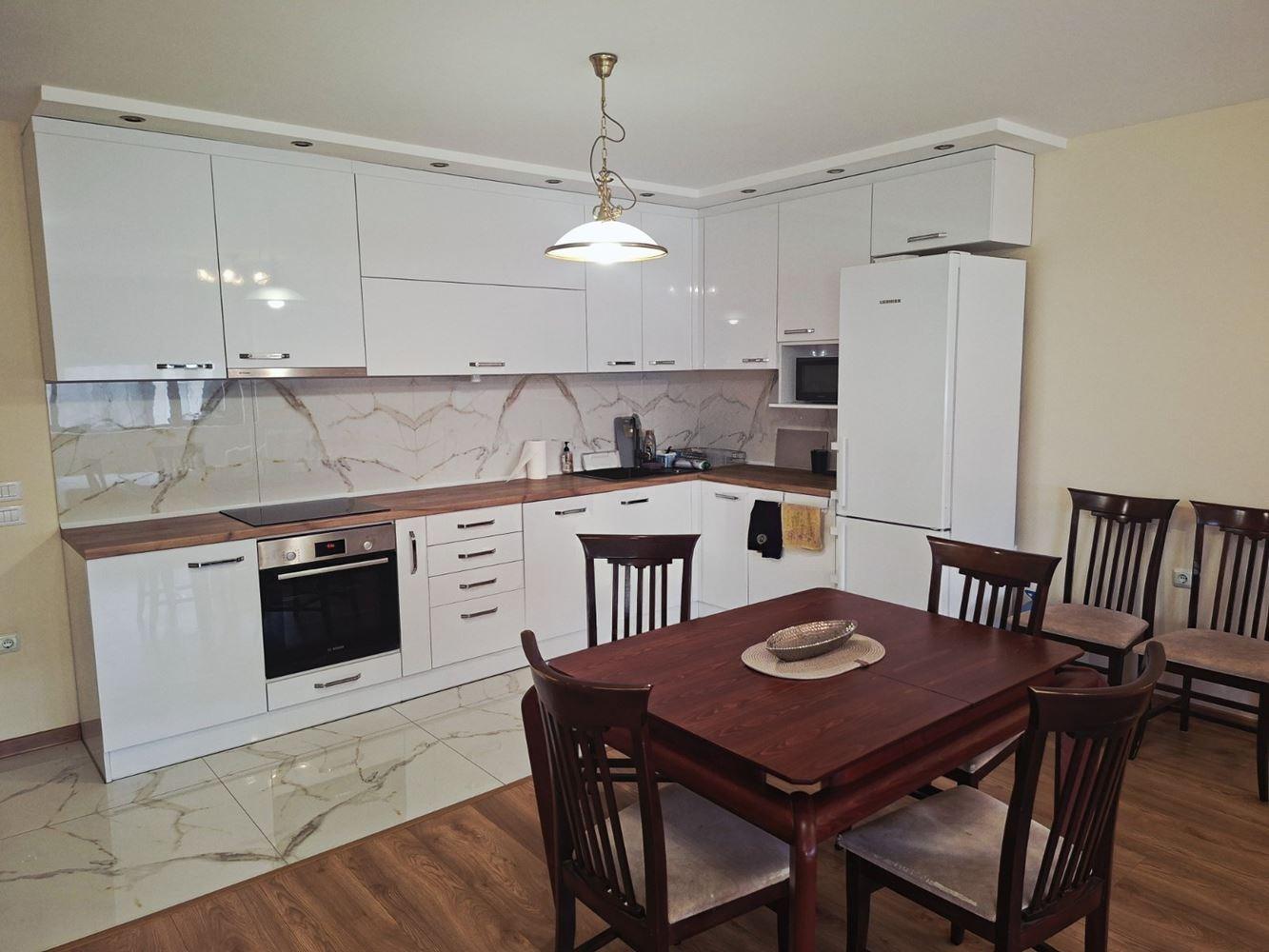 Apartments For Sale 3-Room, Varna, Center
