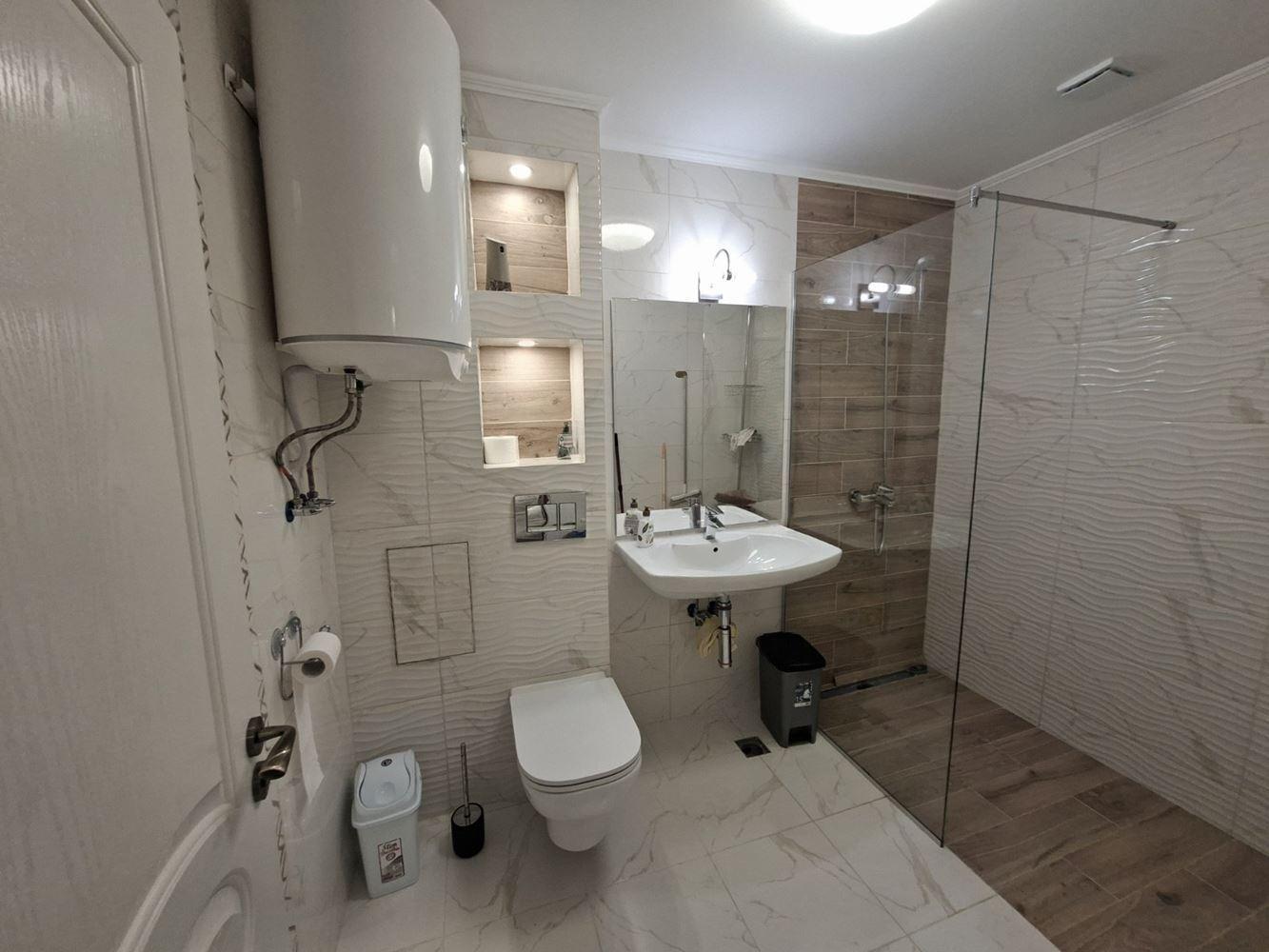 Apartments For Sale 3-Room, Varna, Center