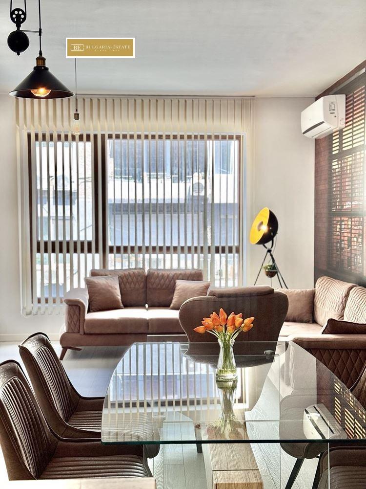 Apartments For Sale 3-Room, Varna, Center