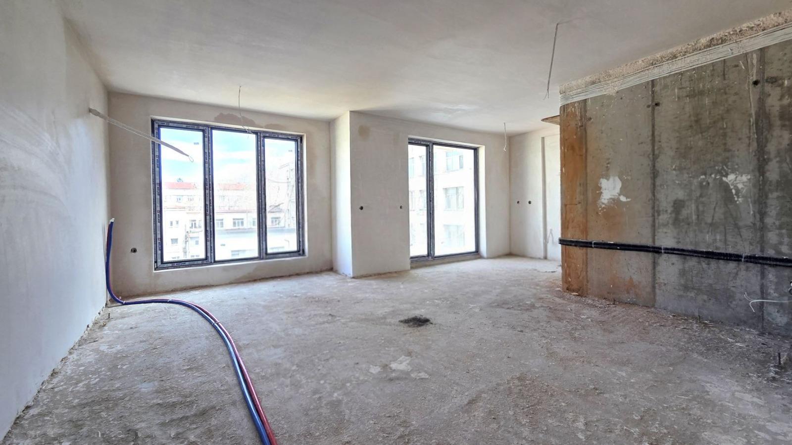 Apartments For Sale 3-Room, Sofia, Oborishte
