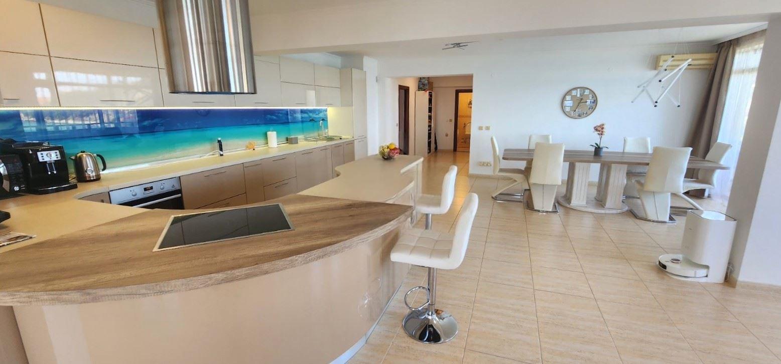Apartments For Sale 4-Room, Sveti Vlas, Burgas