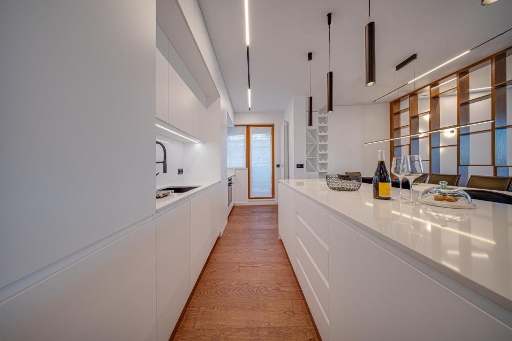 Apartments For Sale 3-Room, Sofia, Iztok