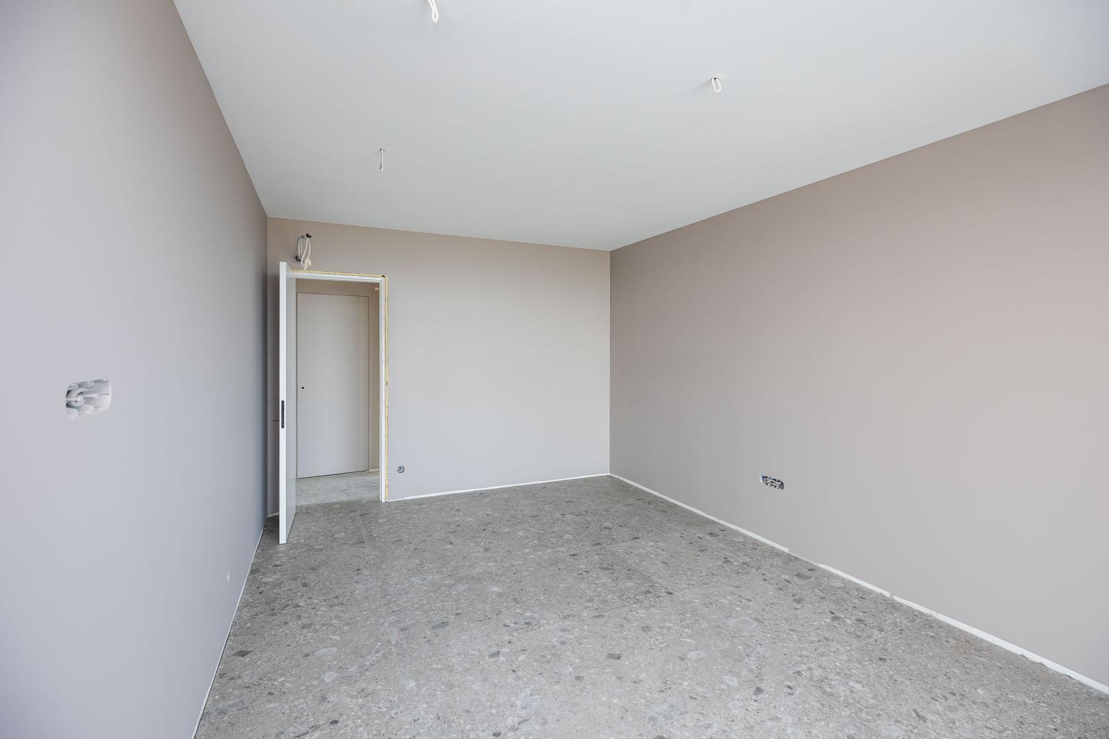 Apartments For Sale 3-Room, Varna, Center