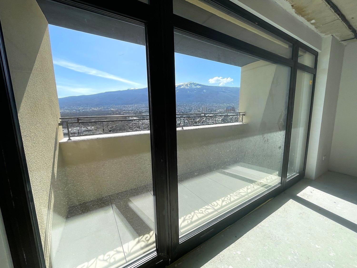 For Sale 4-Room Apartment, Sofia, Hladilnika District