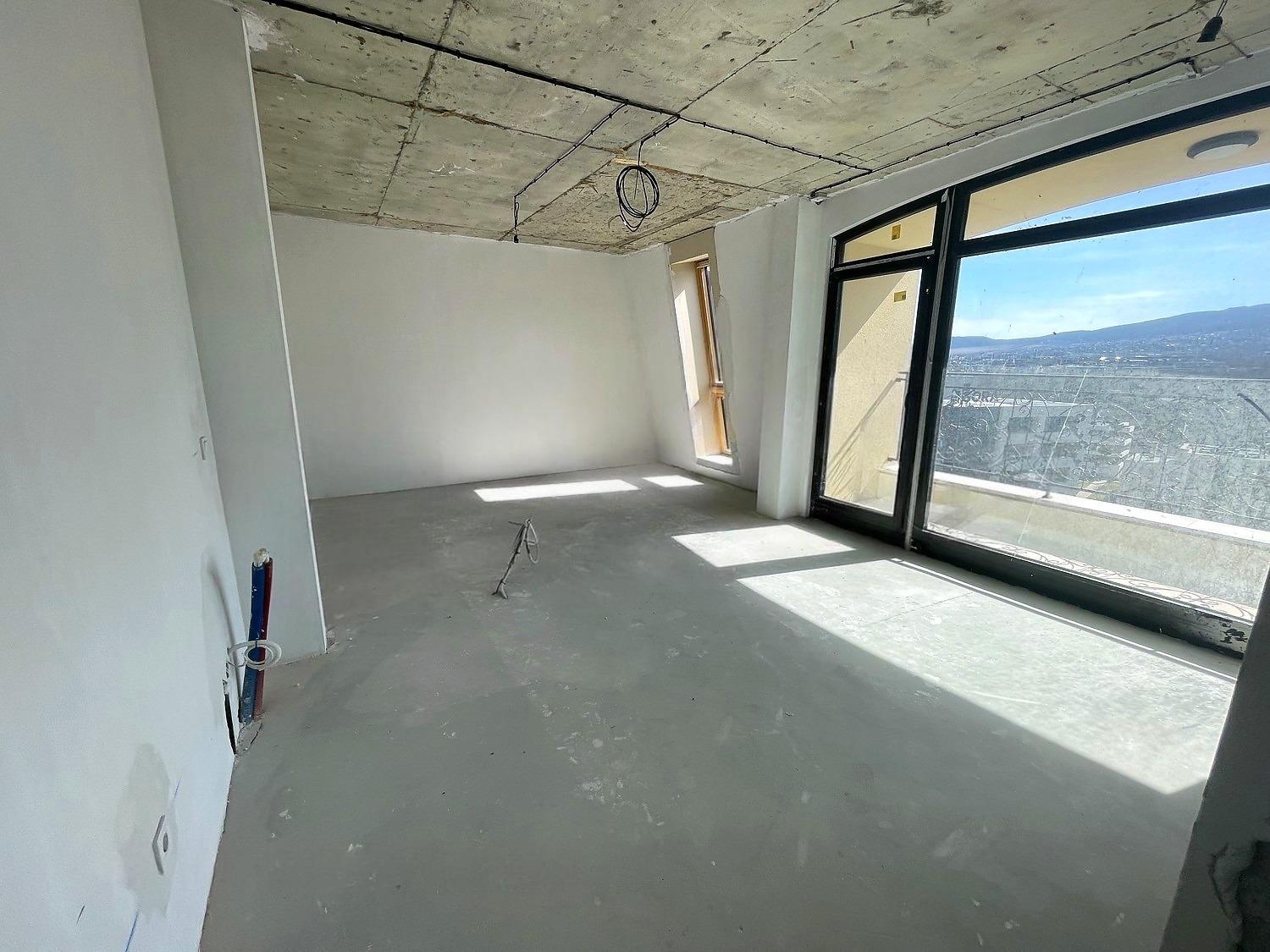 For Sale 4-Room Apartment, Sofia, Hladilnika District