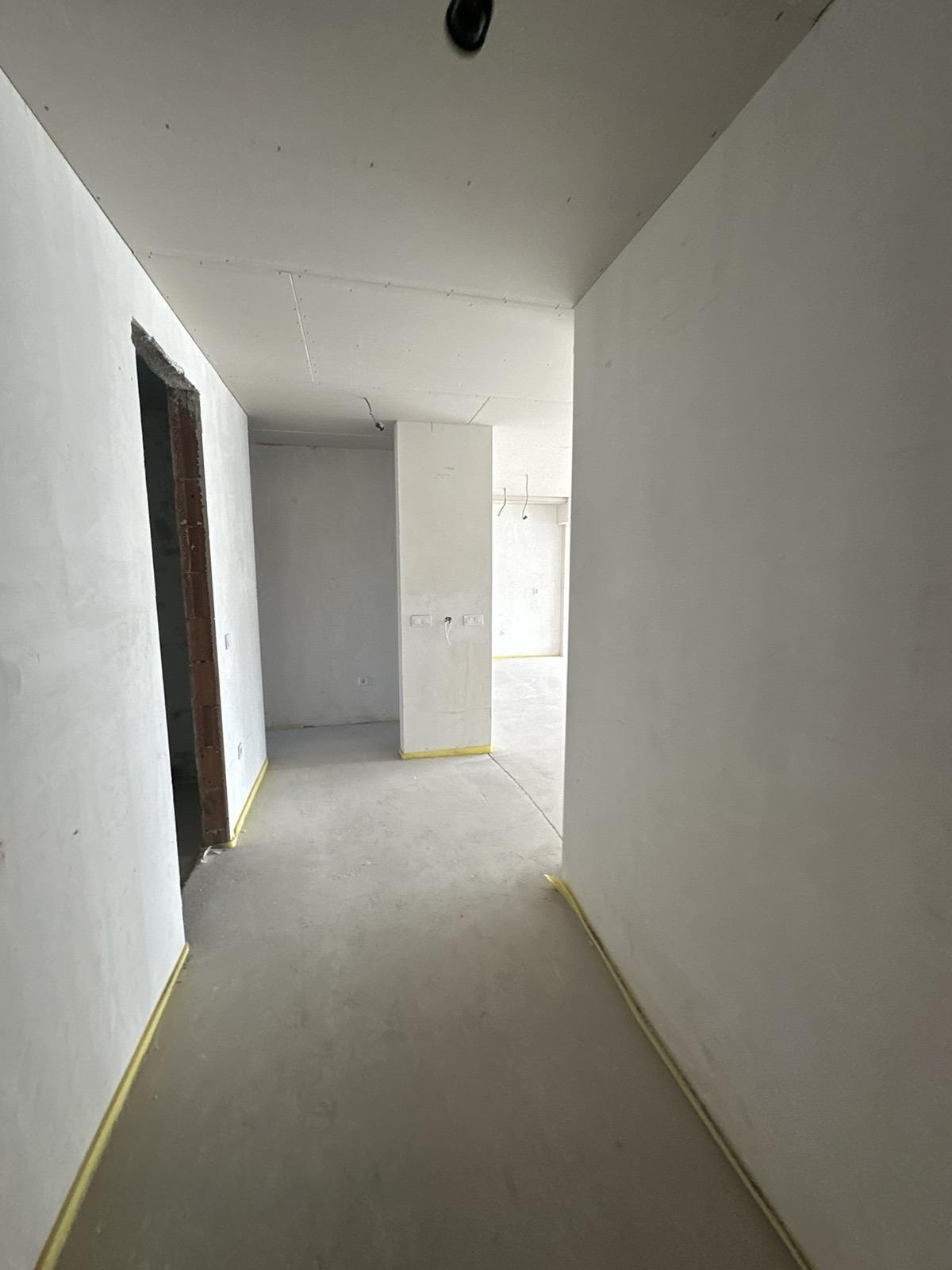 For Sale 4-Room Apartment, Sofia, PZ Hladilnika