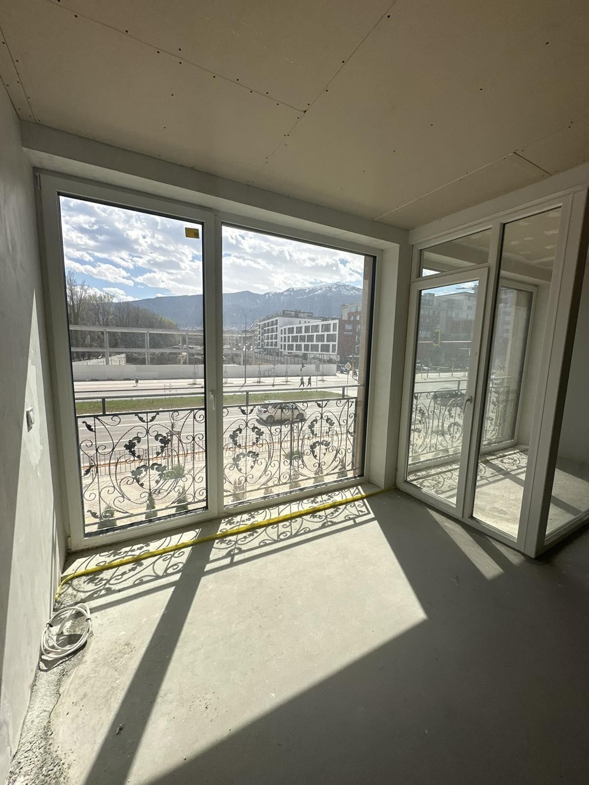 For Sale 4-Room Apartment, Sofia, PZ Hladilnika