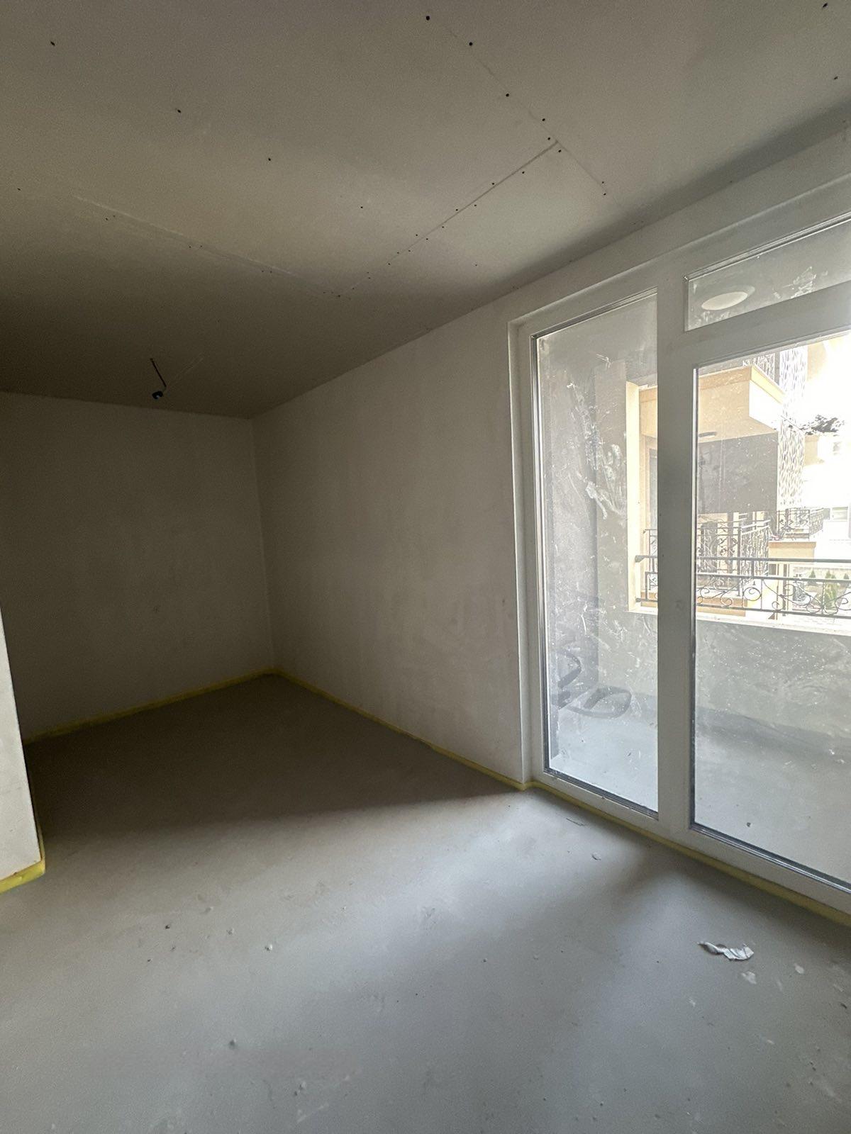 For Sale 4-Room Apartment, Sofia, PZ Hladilnika