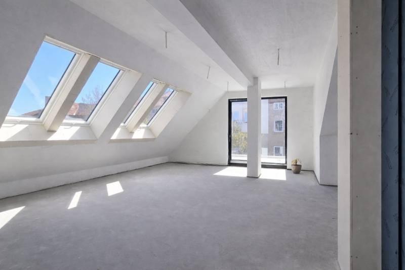Apartments For Sale 3-Room, Sofia, Center