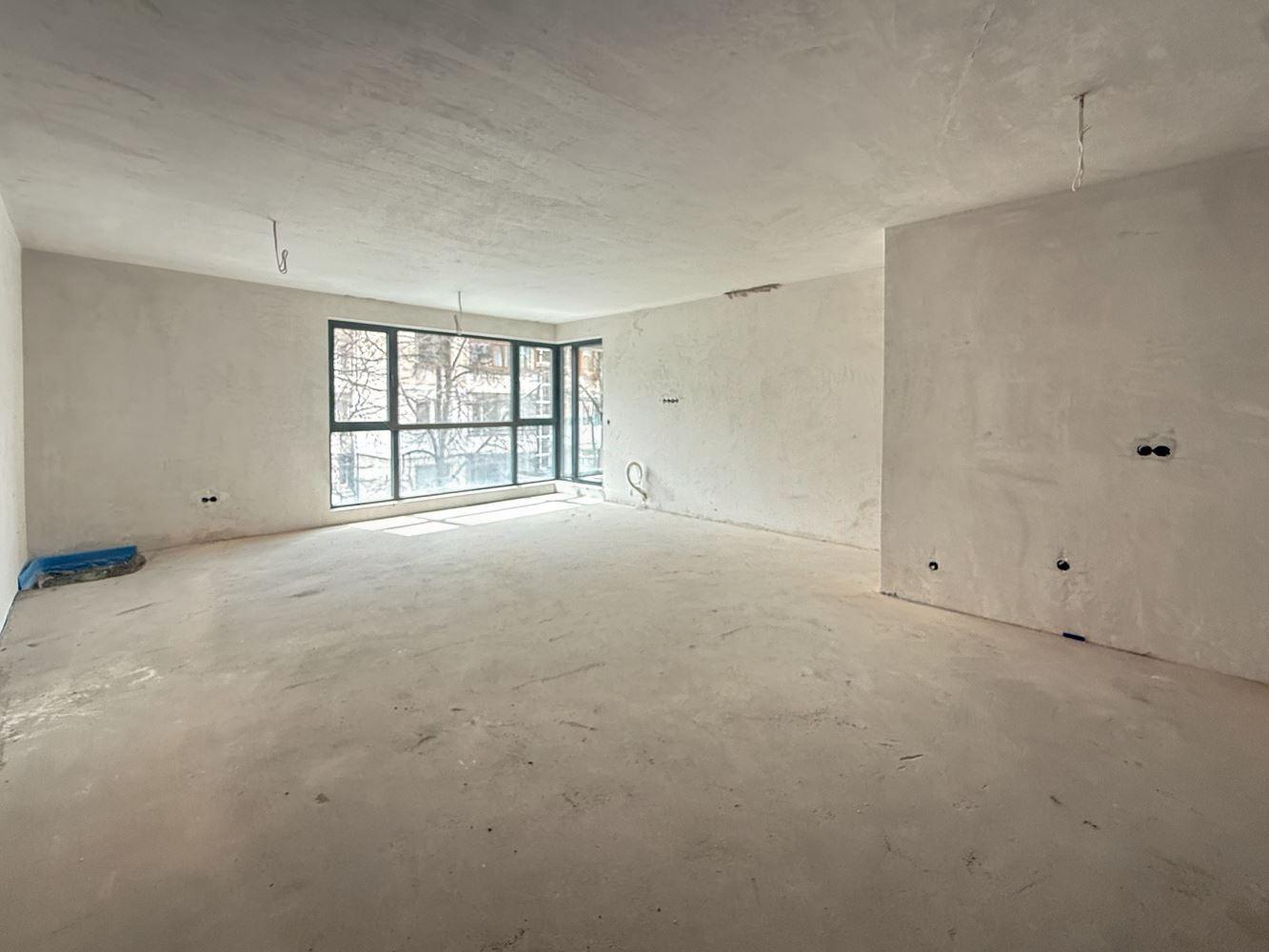 Apartments For Sale 4-Room, Sofia, Lozenets