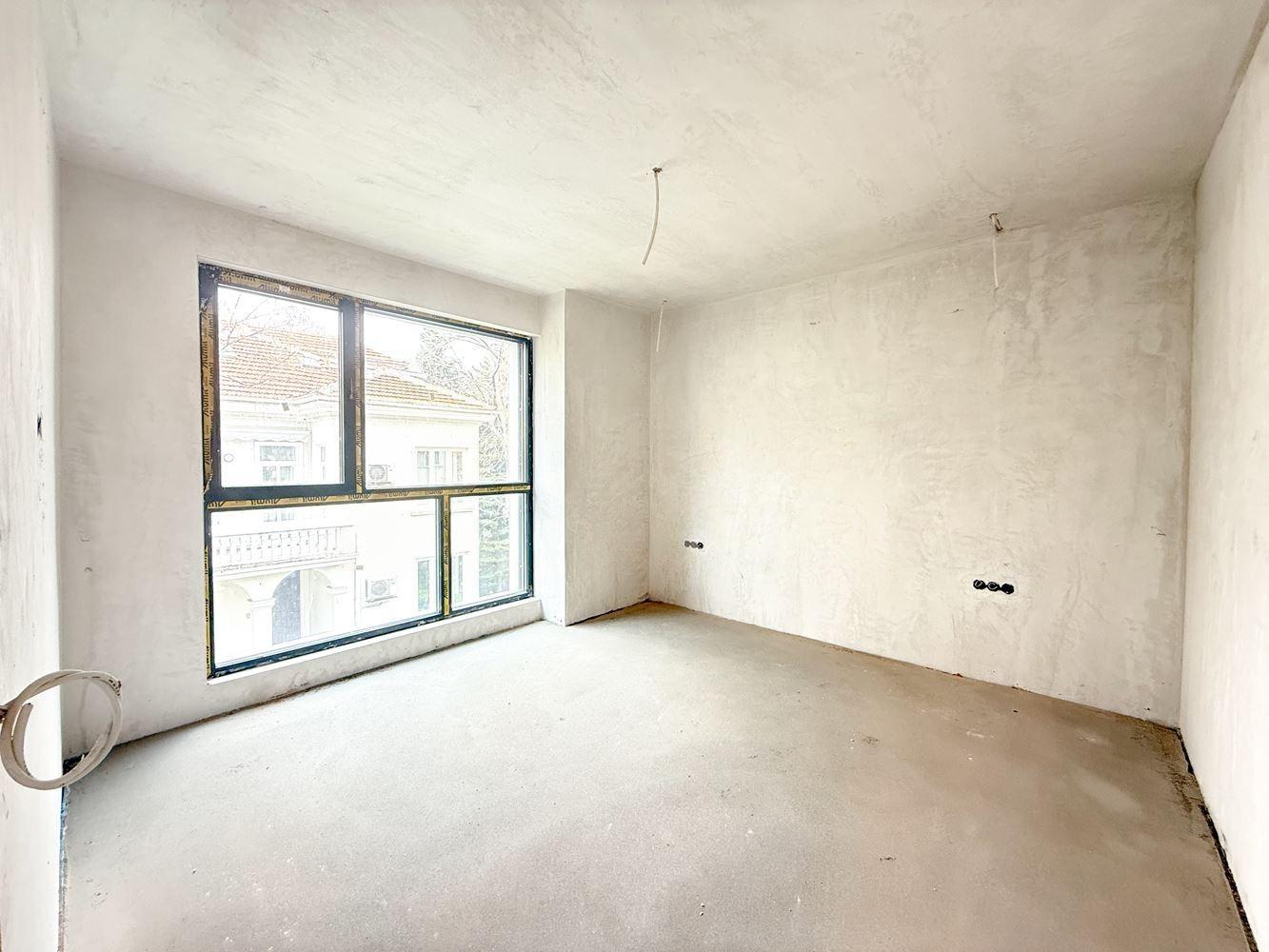 Apartments For Sale 4-Room, Sofia, Lozenets