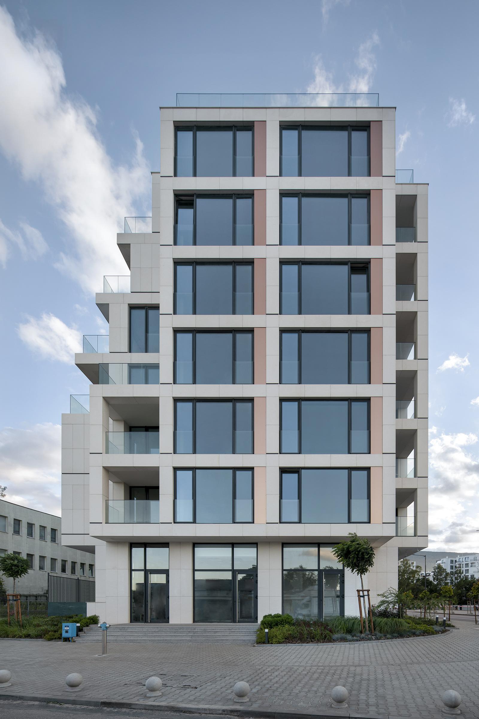 Apartments For Sale 3-Room, Sofia, Krastova Vada