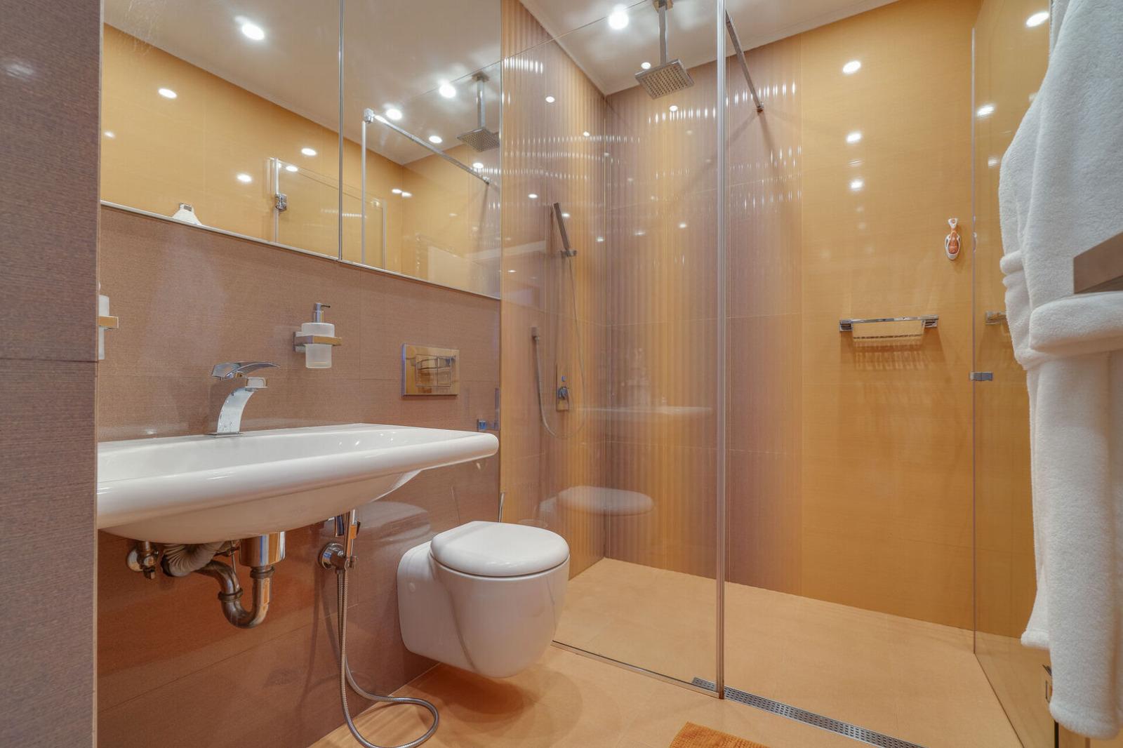 Apartments For Sale 3-Room, Sofia, Lozenets