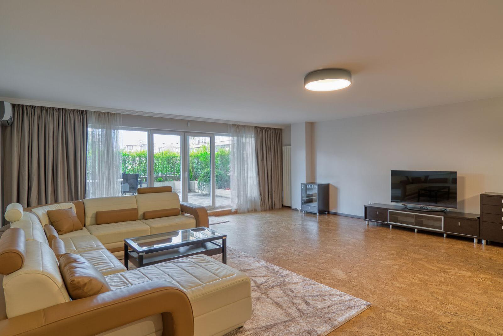 Apartments For Sale 4-Room, Sofia, Geo Milev