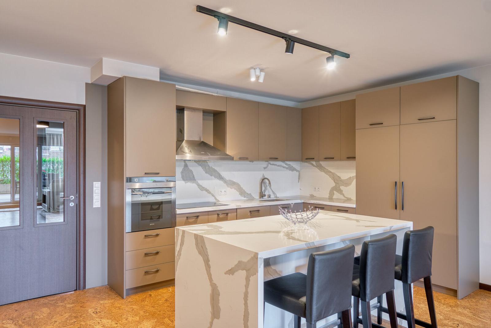 Apartments For Sale 4-Room, Sofia, Geo Milev