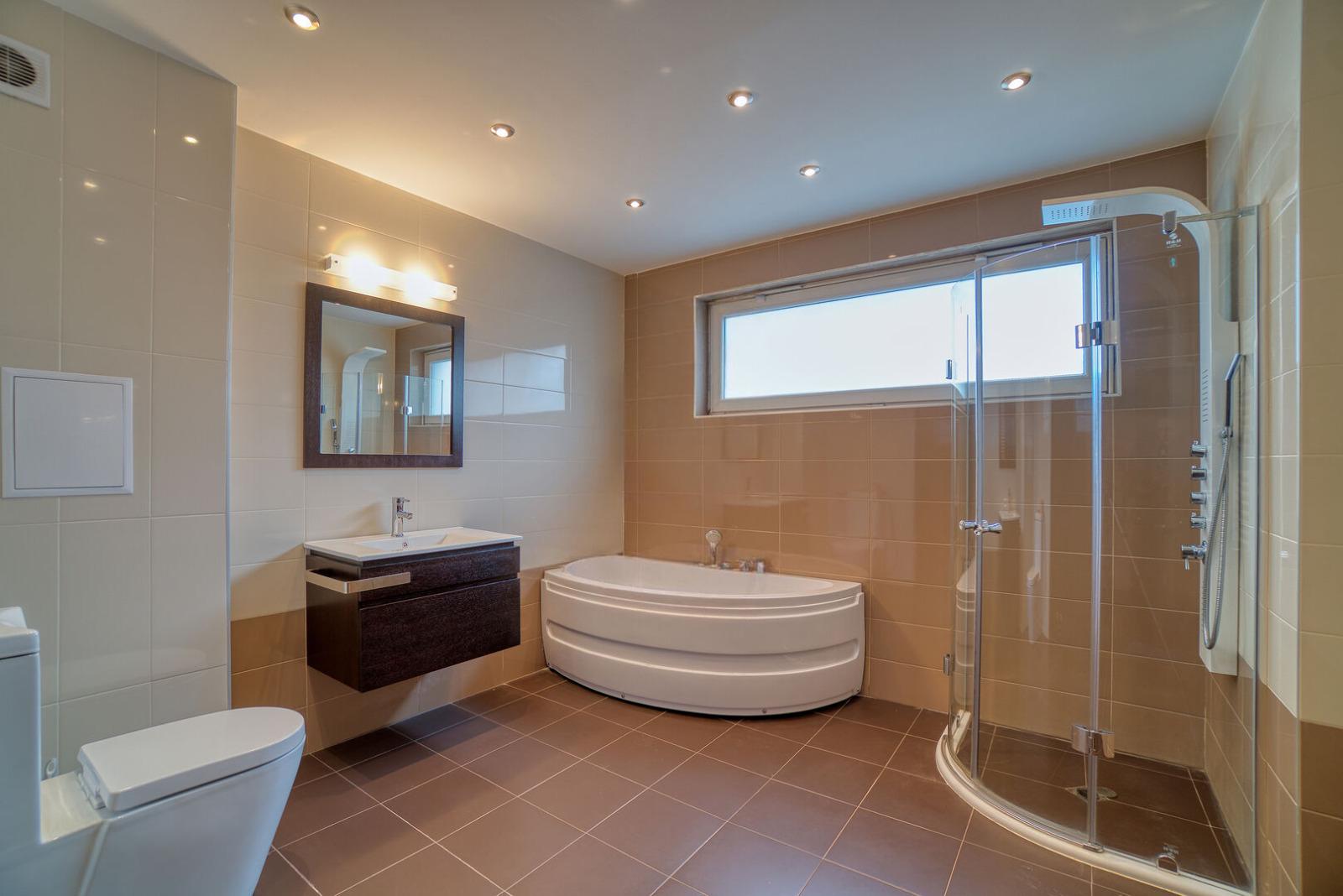 Apartments For Sale 4-Room, Sofia, Geo Milev
