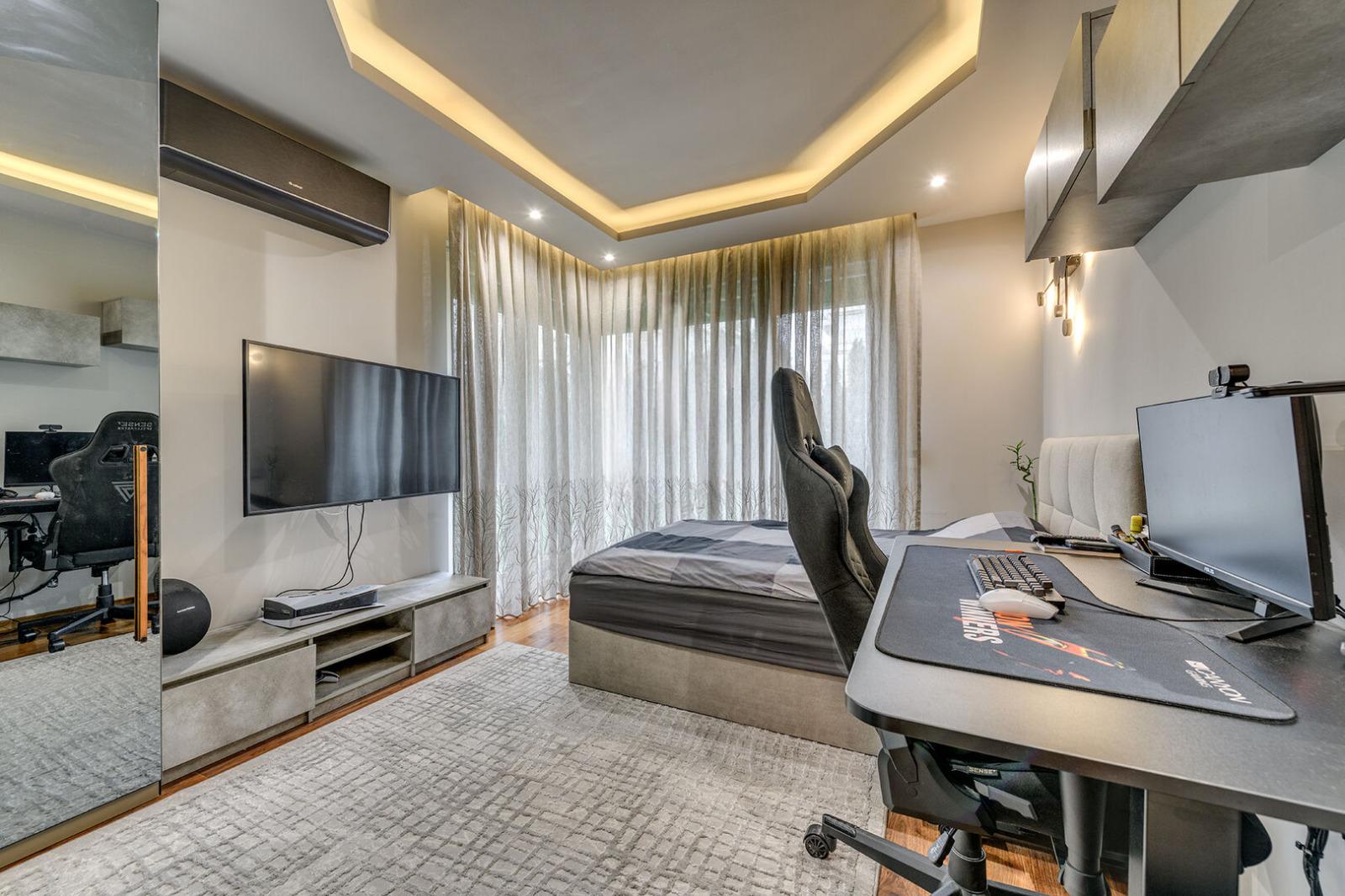 Apartments For Sale 3-Room, Sofia, Manastirski Livadi