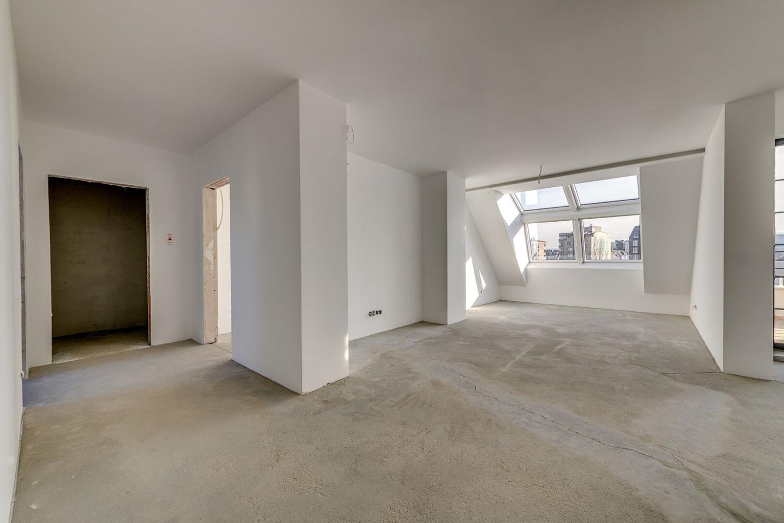 Apartments For Sale 3-Room, Sofia, Center