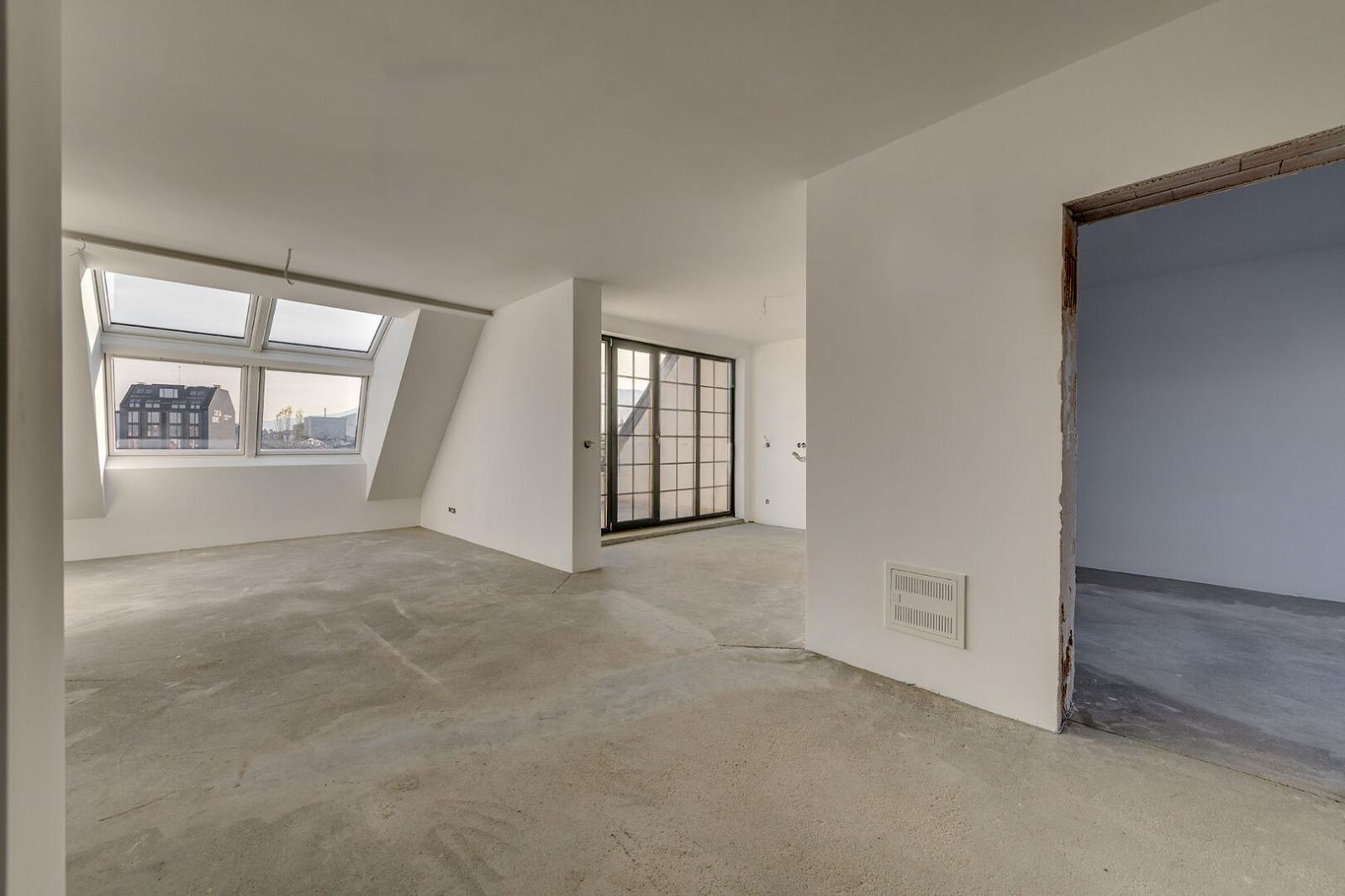 Apartments For Sale 3-Room, Sofia, Center