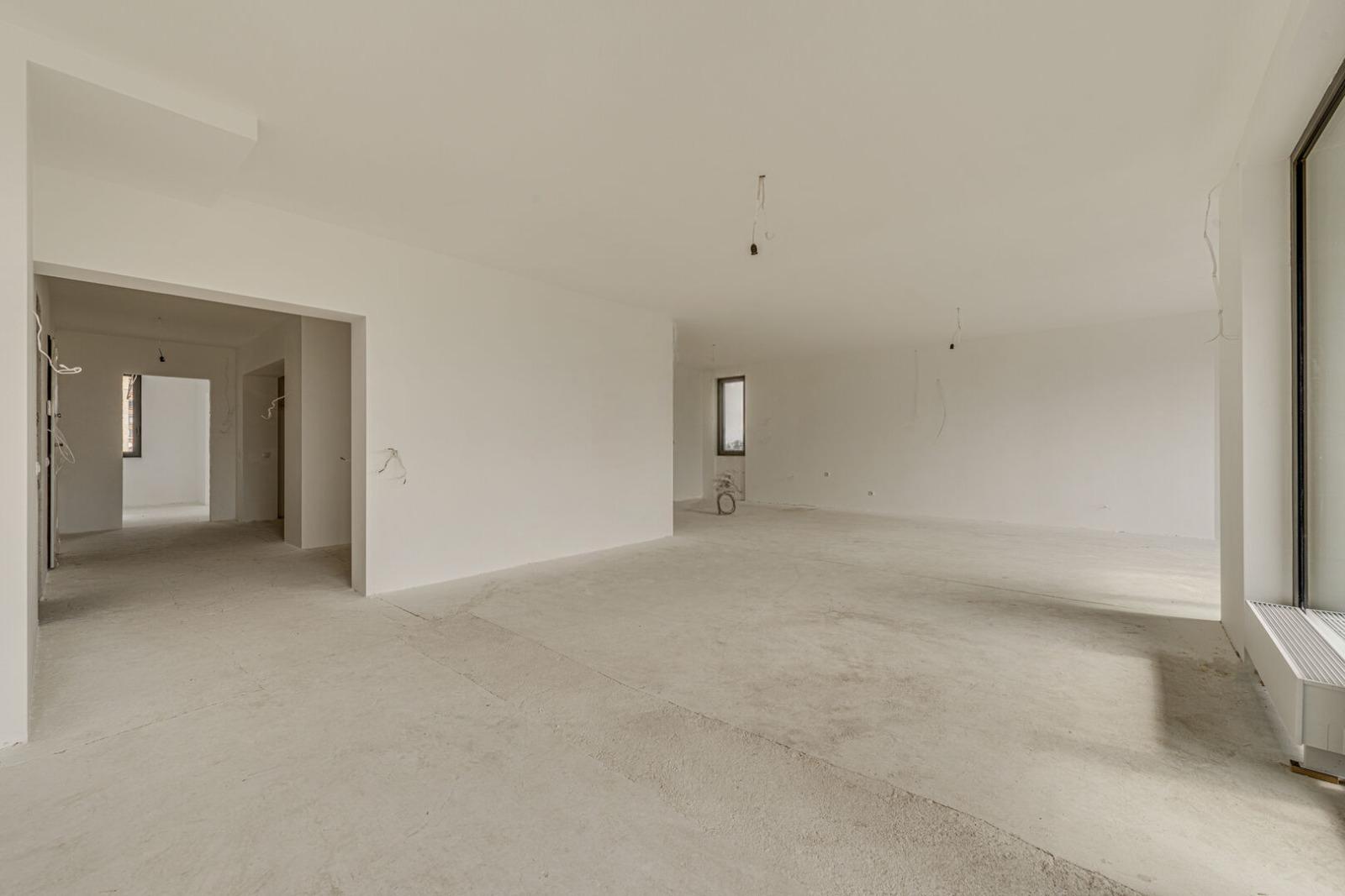 Apartments For Sale 4-Room, Sofia, Izgrev