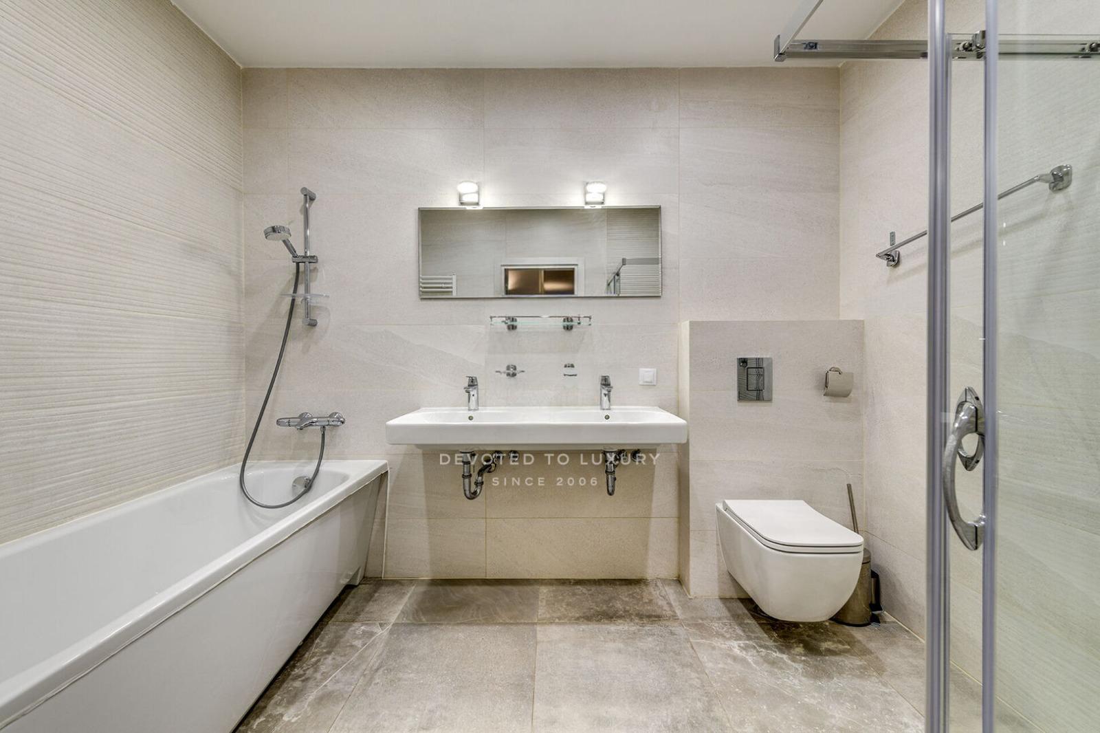 Apartments For Sale 4-Room, Sofia, Izgrev
