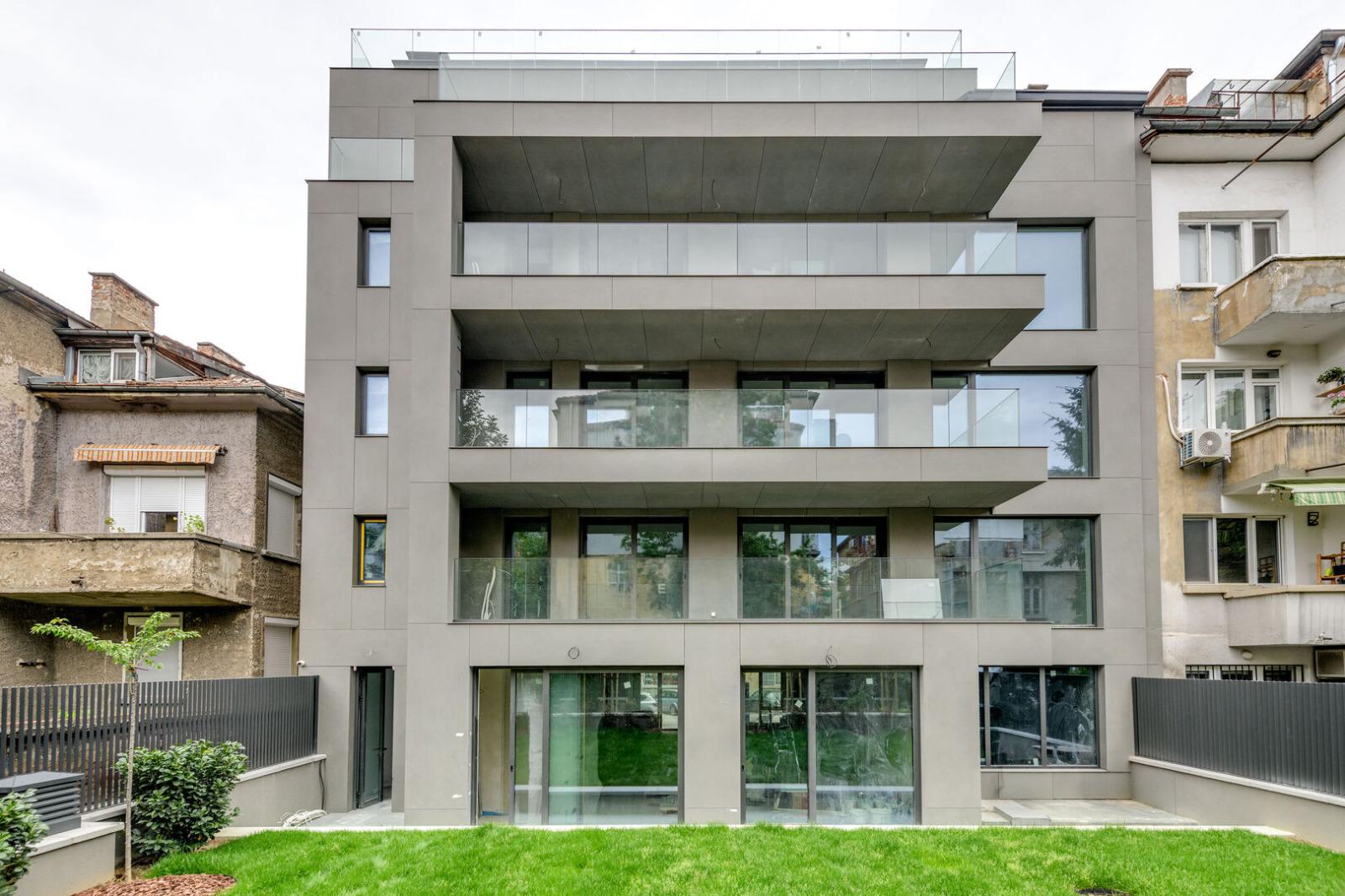Apartments For Sale 3-Room, Sofia, Yavorov