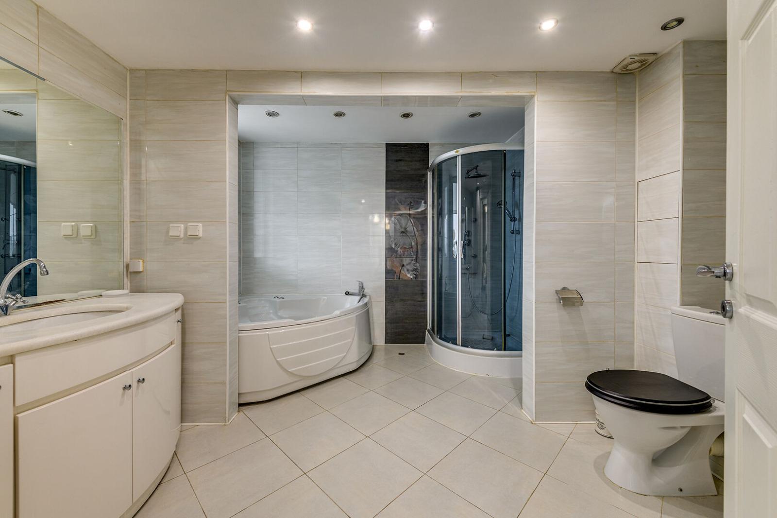 Apartments For Sale Multi-Room, Sofia, Lozenets