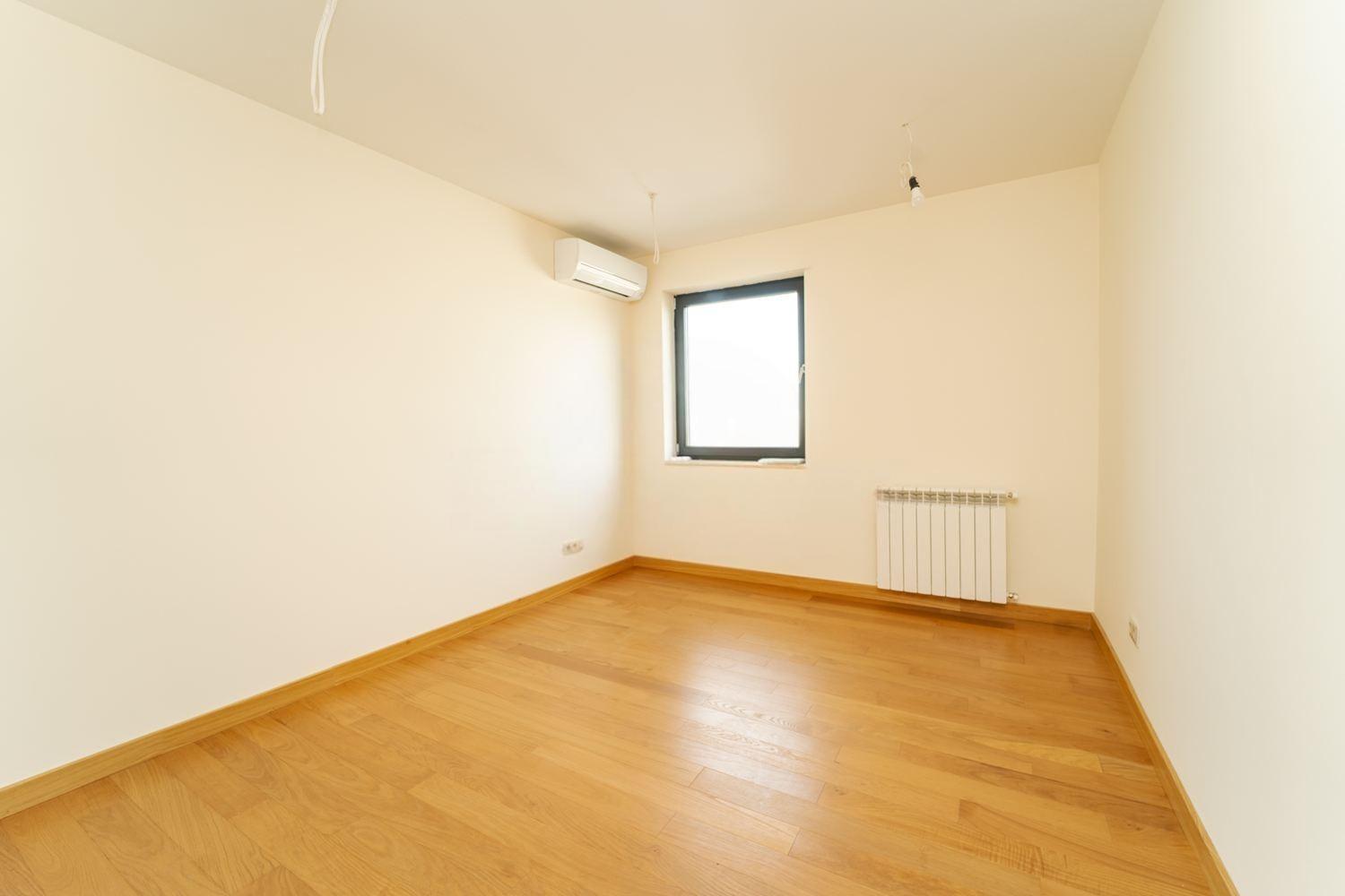 Apartments For Sale 4-Room, Sofia, Lozenets