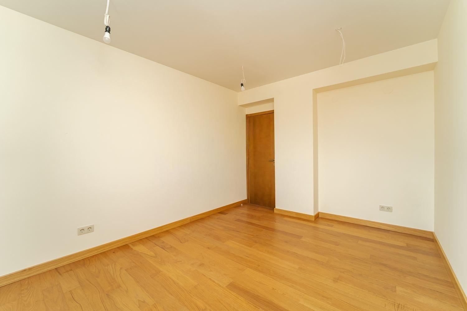 Apartments For Sale 4-Room, Sofia, Lozenets