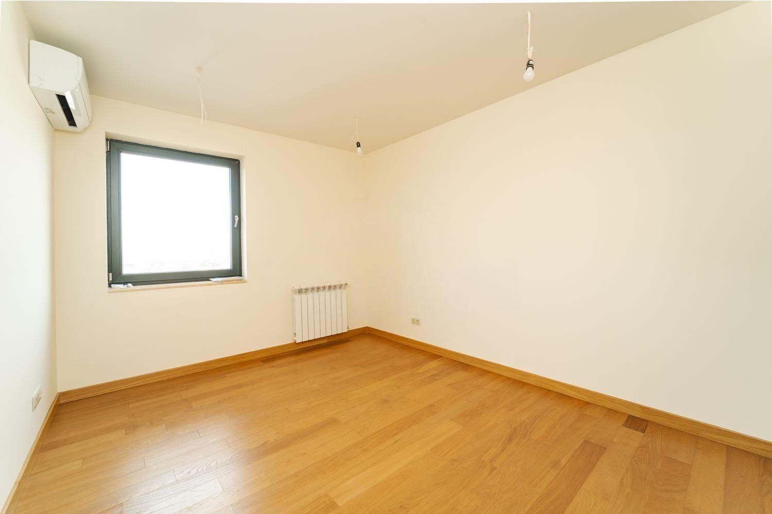 Apartments For Sale 4-Room, Sofia, Lozenets