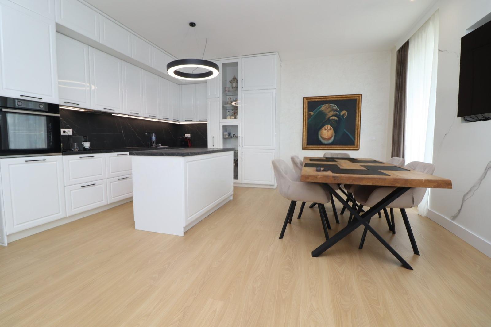 Apartments For Sale 4-Room, Sofia, Manastirski Livadi