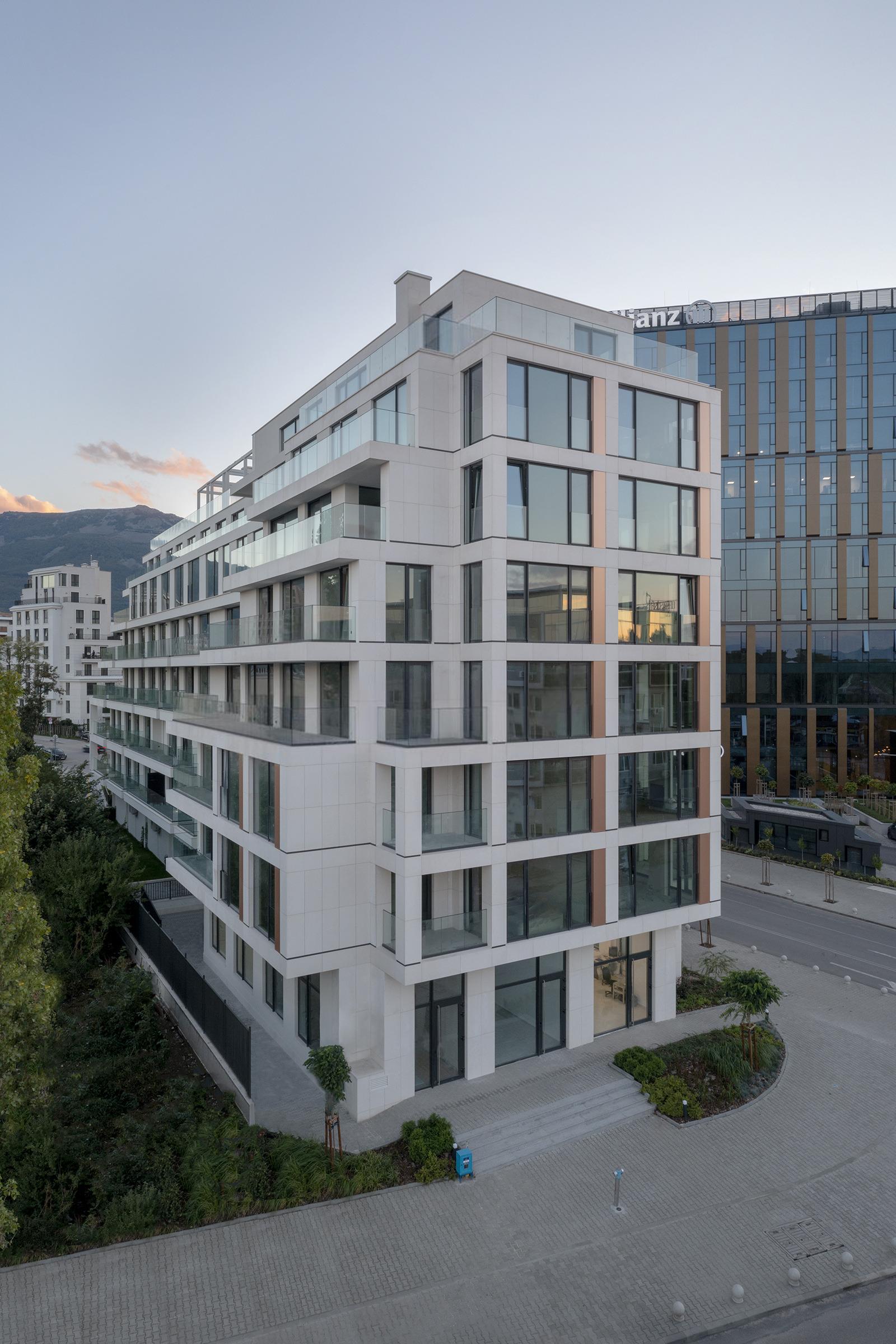 Apartments For Sale 3-Room, Sofia, Hladilnika