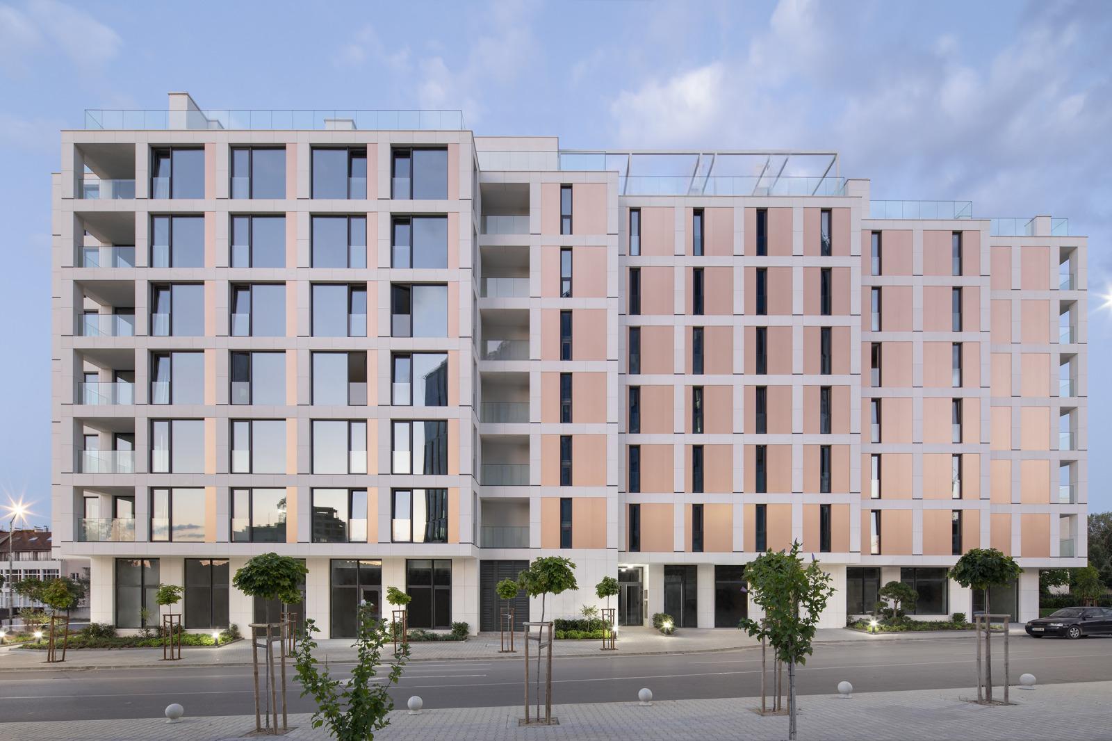 Apartments For Sale 3-Room, Sofia, Hladilnika