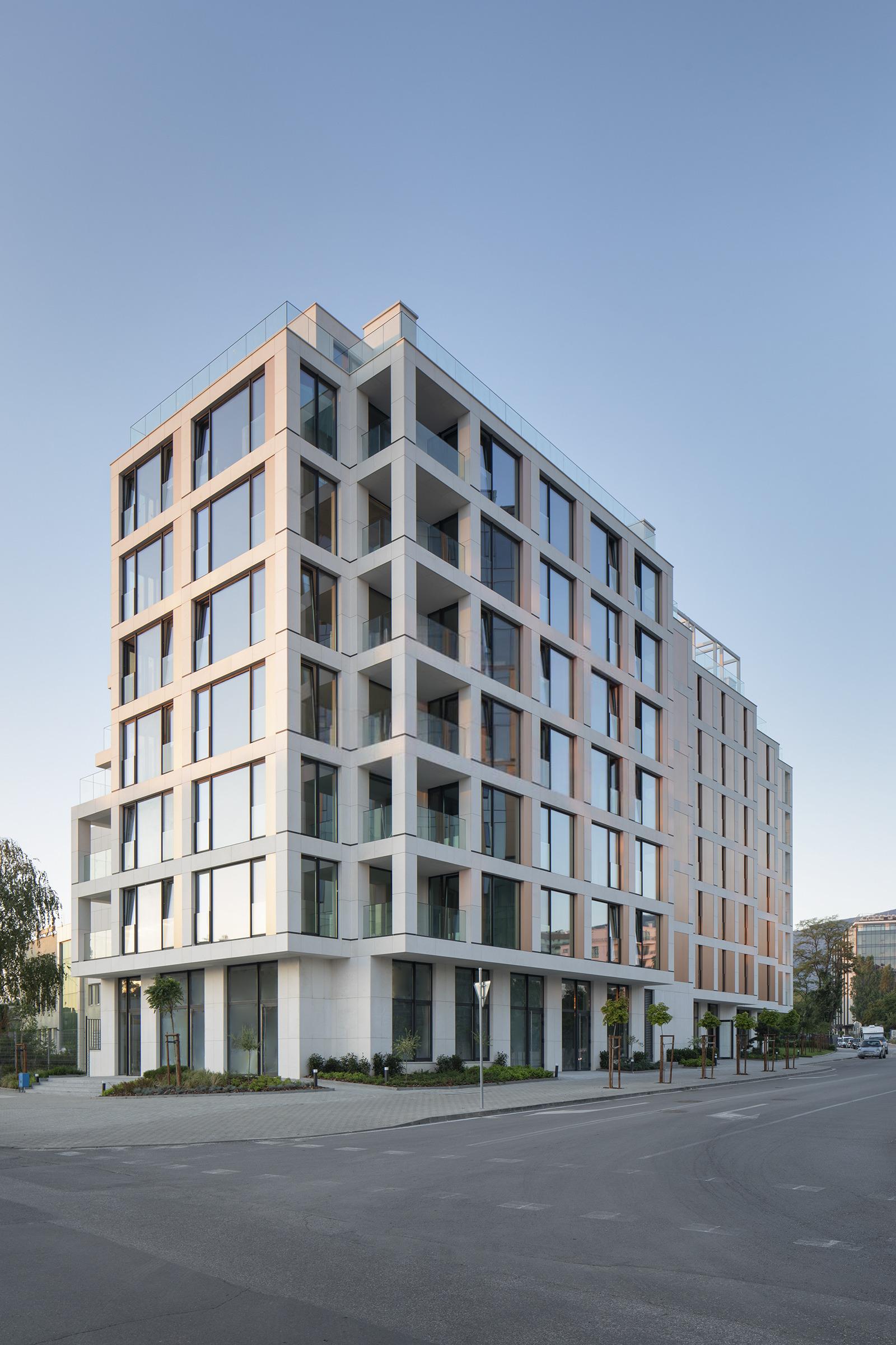Apartments For Sale 3-Room, Sofia, Hladilnika