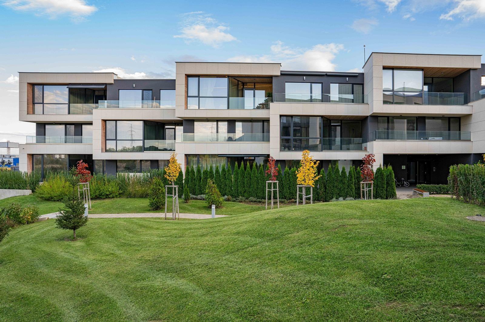 Apartments For Sale 3-Room, Sofia, Simeonovo